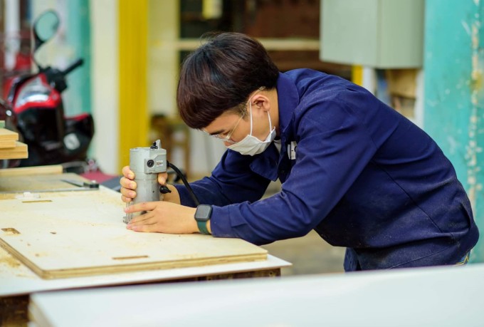 Phân vân giữa hai con đường tương lai